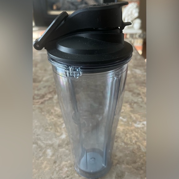 Vitamix clear shaker bottle with lid, 20 Oz, - Picture 1 of 6